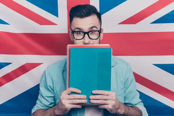 Como colocar curso de inglês e idiomas no CV com exemplos