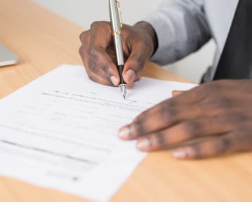 Como fazer um bom currículo: guia com modelo e exemplos