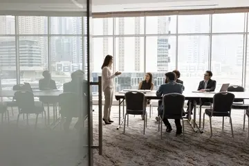 IA no mercado de trabalho: perspectivas e desafios 2025