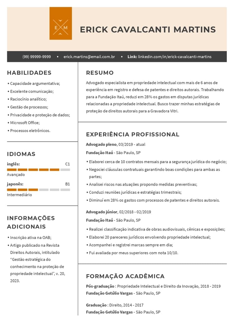 Curriculum vitae profissional com suas iniciais