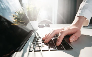 Referências profissionais no currículo: exemplos para colocar