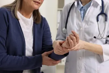 Currículo de reumatologista: guia completo com exemplo